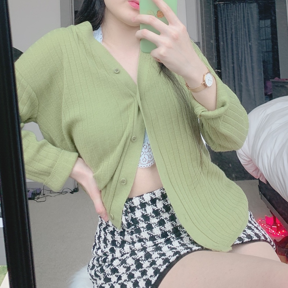 Pastel Green Button Cardigan SS20💫